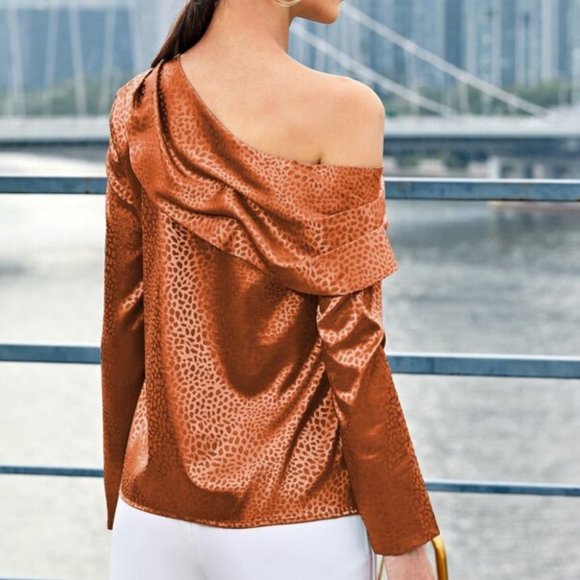 Contemporary Asymmetrical Neck Allover Jacquard Sa - Picture 3 of 7
